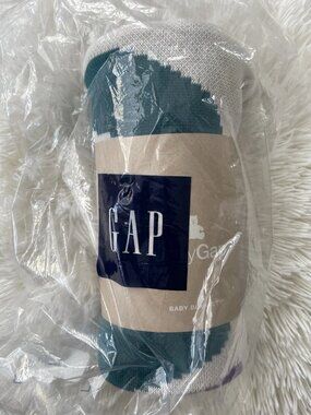 SALE! NWT *RARE* BABY GAP BLANKET Organic - 100% LOVE  Design Size 30” x 40”